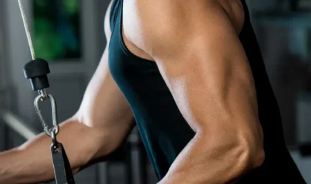 El Mito del Agarre Perfecto: ¿Cuál es el Mejor Agarre para Tríceps Según la Ciencia?