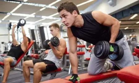 Más que un gimnasio abierto. La iniciativa de verano que invita a los adolescentes a realizar ejercicio