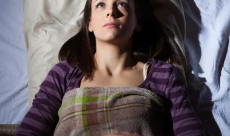 Dormir poco y ganar peso: ¿Por qué no basta con quemar más calorías?