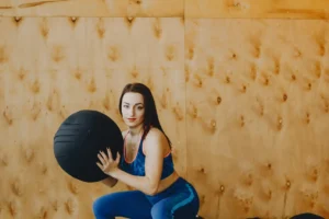 young-pretty-girl-blue-sports-suit-is-engaged-sports-gym
